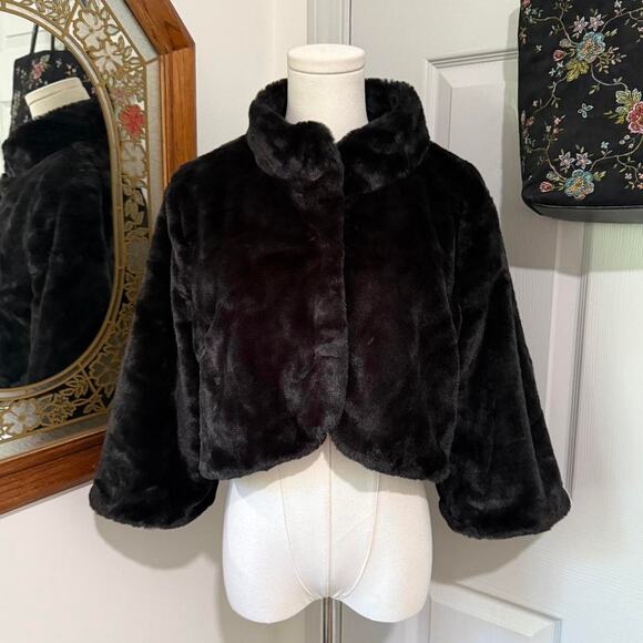 NWT Laundry by Shelli Segal Black Soft Glamorous Goth Faux Fur Cropped Jacket L - Picture 1 of 7